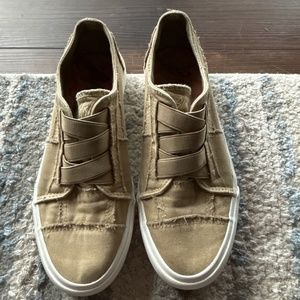 Blowfish Malibu Cream Coffee Color Washed Canvas